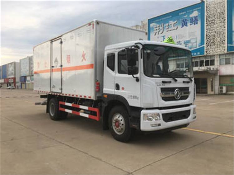 危險品平板車
